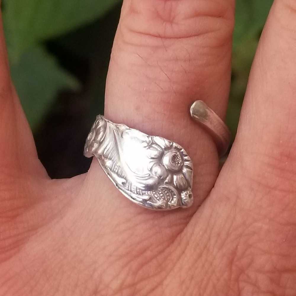 Dainty, vintage spoon ring, size 7 - image 8