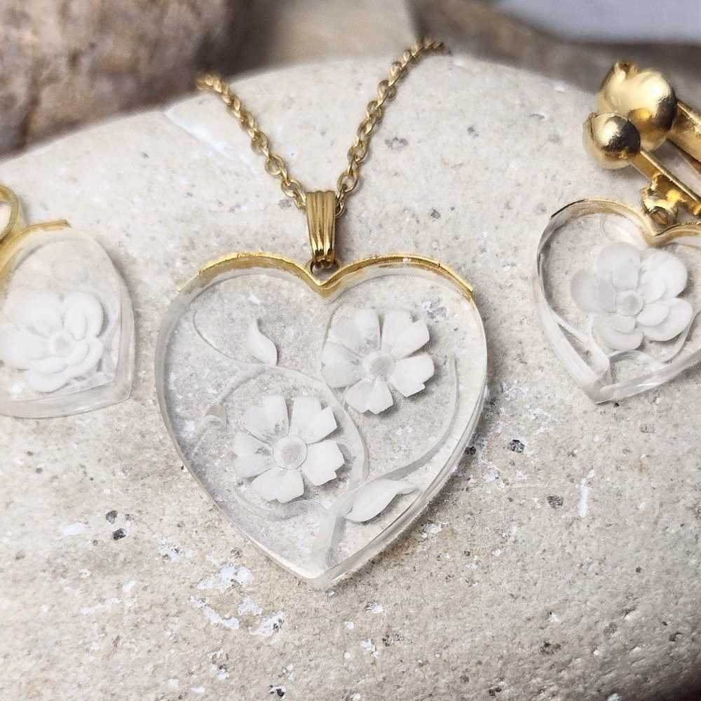 Vintage Reverse Carved Lucite Flower Heart Neckla… - image 9