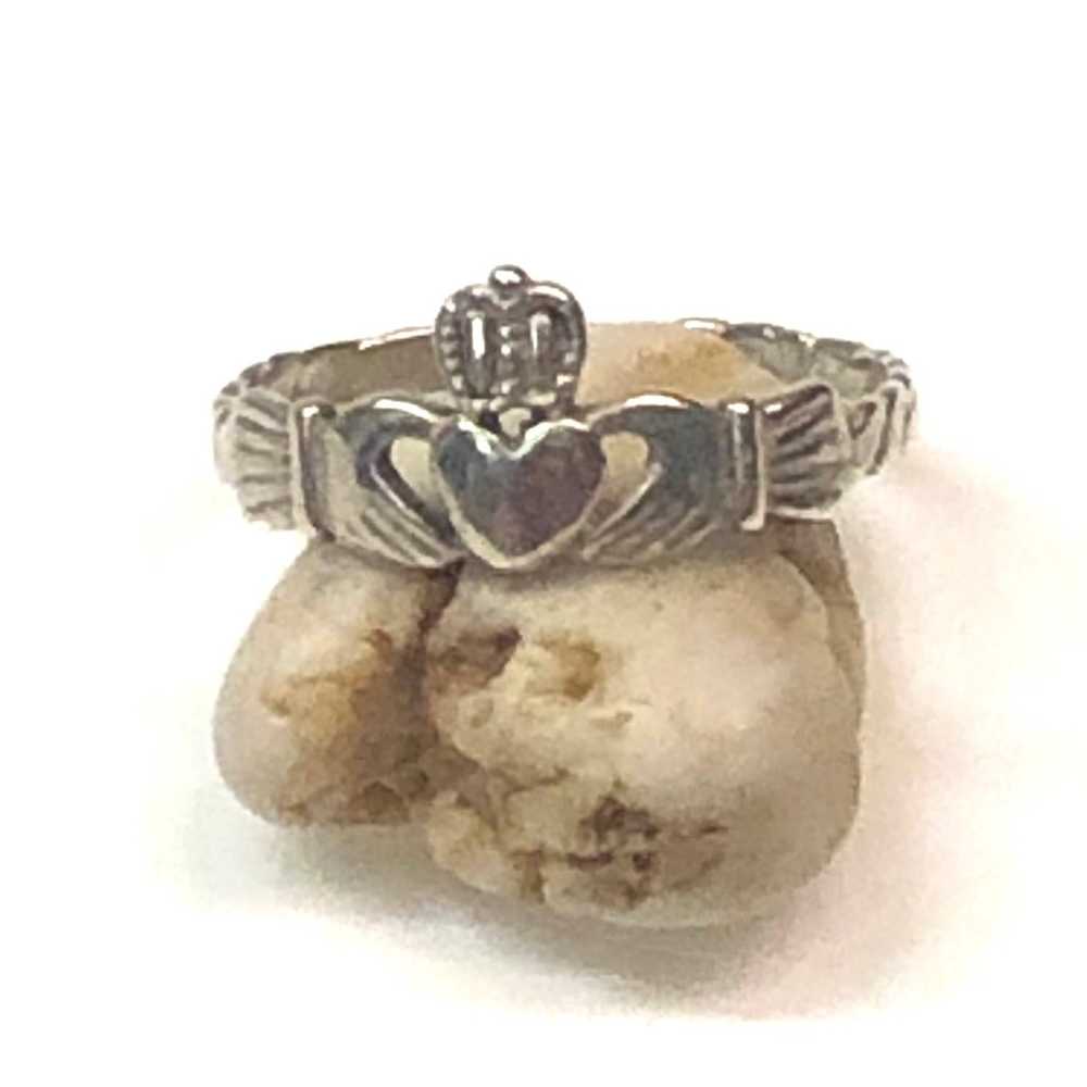 Vintage Irish Claddagh Sterling Silver Ring - image 1