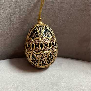 Vintage Victorian Era Egg Ornament Beautiful Patte