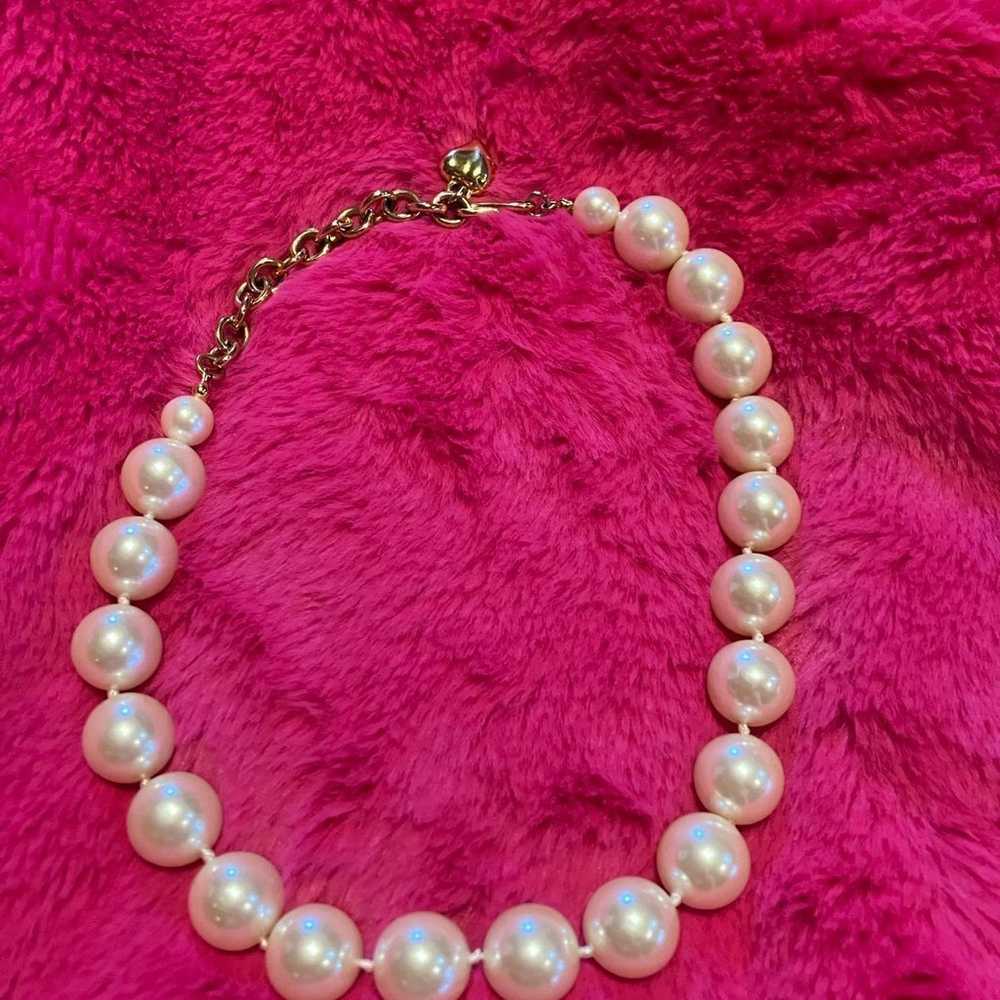 CAROLEE FAUX PEARL NECKLACE EUC - image 3