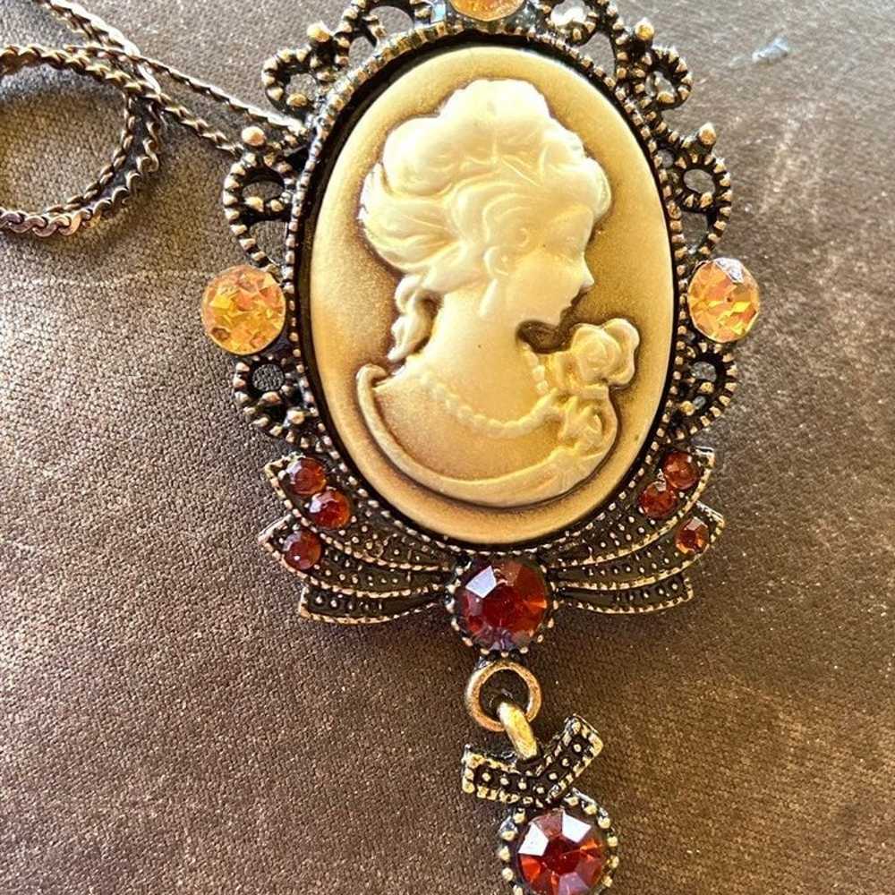 Victorian Cameo Brooch/Necklace - image 1