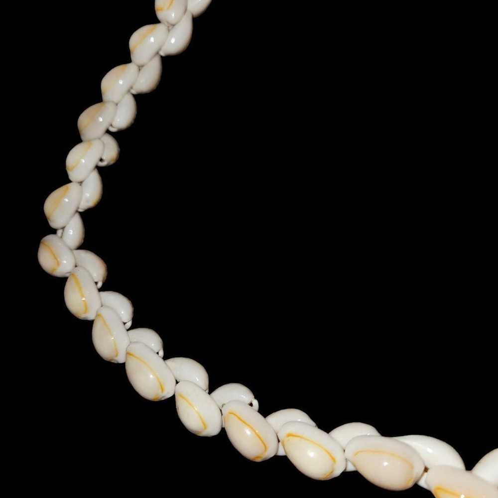 Vintage Cowrie Shell Strand Necklace - image 3