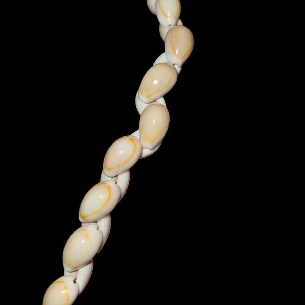 Vintage Cowrie Shell Strand Necklace - image 4