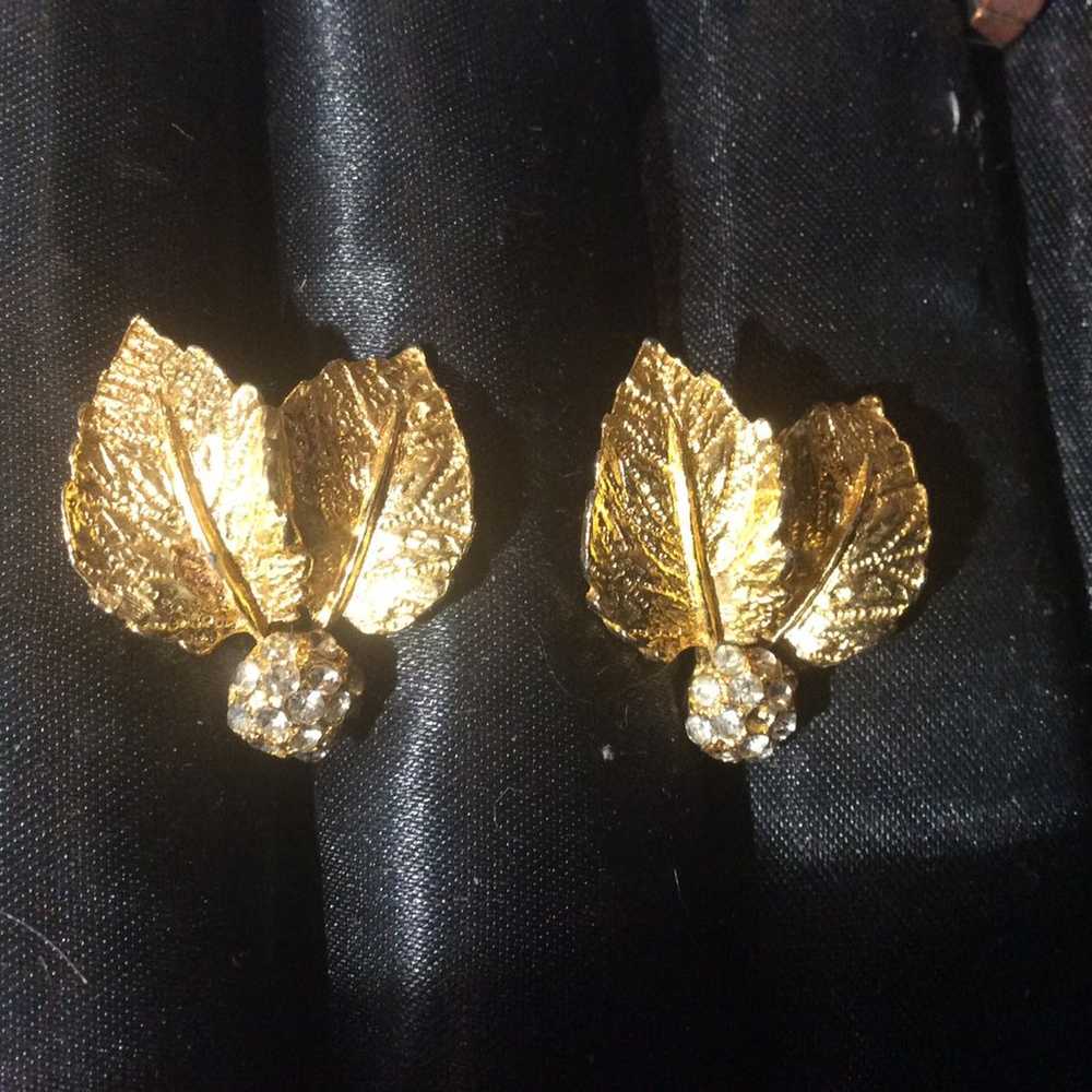 Vintage judy lee clip on earrings - image 1