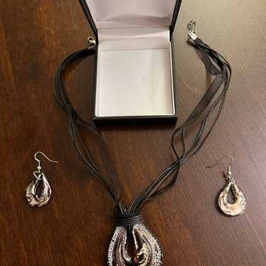 Vintage Italian Murano necklace and earring set - image 1