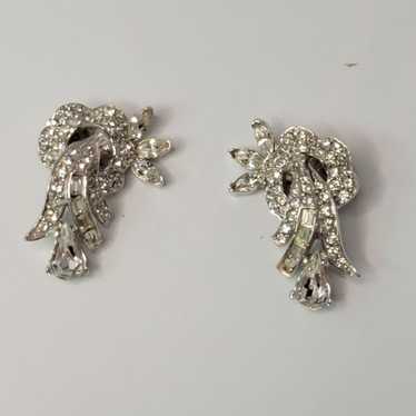 ~ Vtg Ledo Clip Earrings - image 1