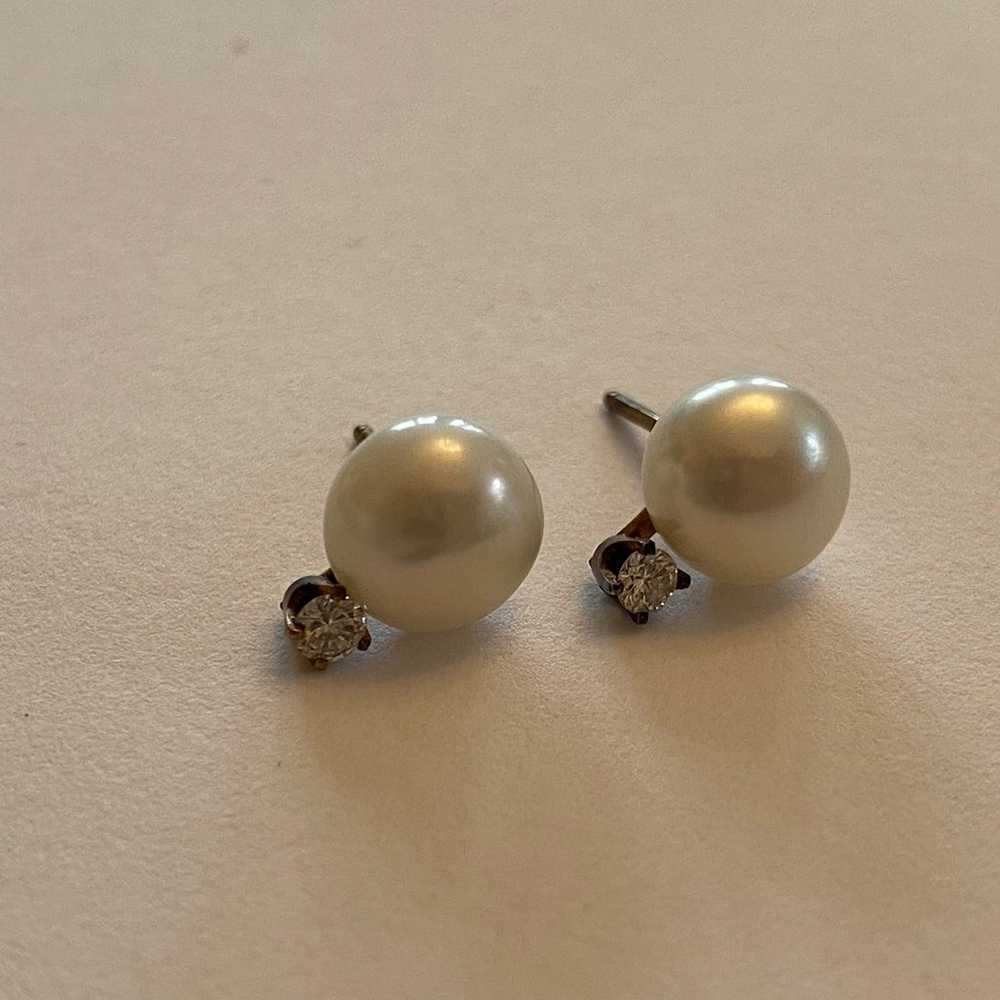 Diamond pearl stud Earrings - image 6