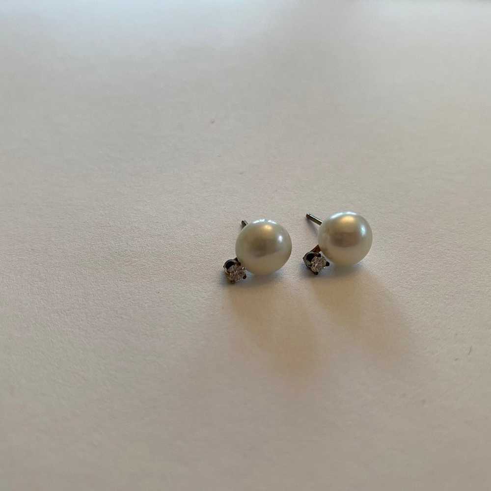 Diamond pearl stud Earrings - image 8