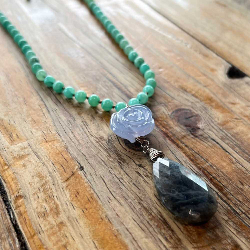 Stunning Carved Chalcedony Rose & Faceted Labrado… - image 2