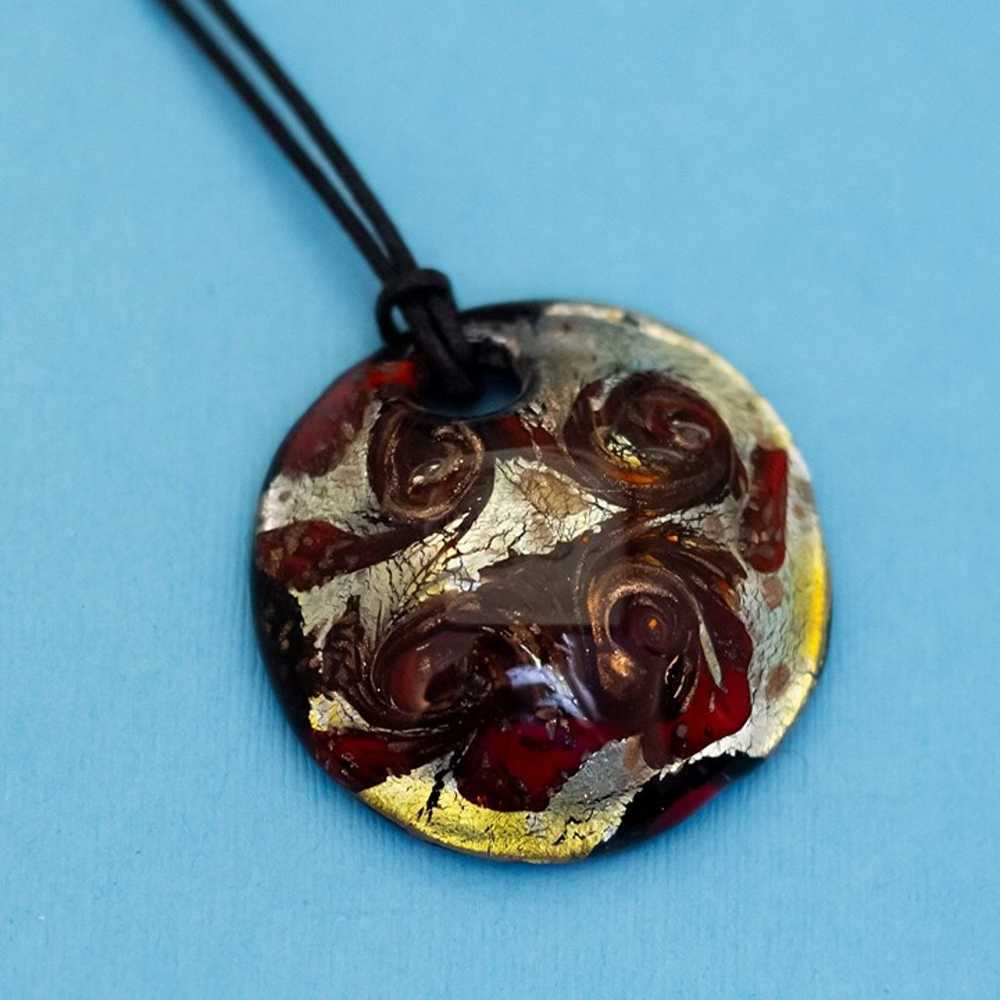 18 inch, Vintage Abstract Glass Necklace by Venet… - image 1