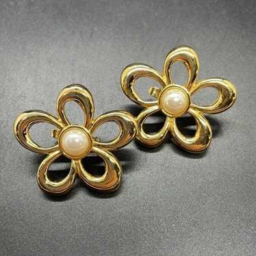 gold plated flower vintage earrings - image 1