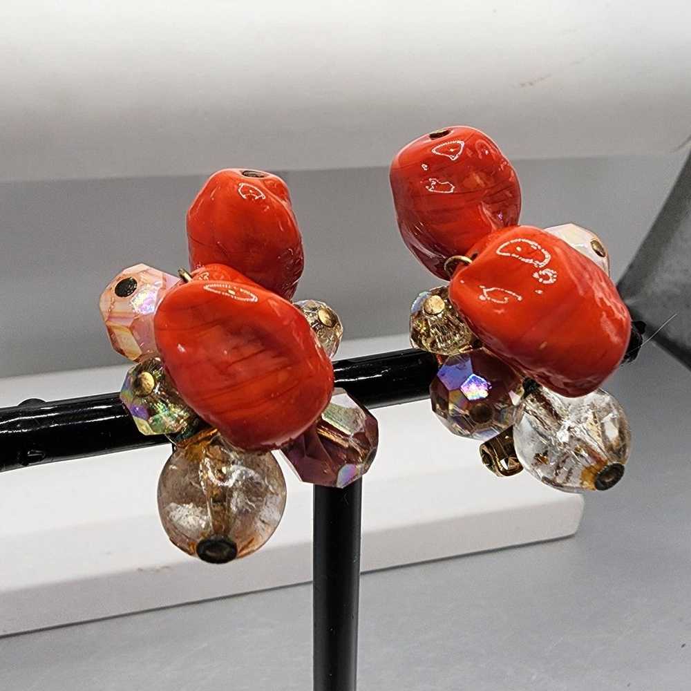 Vintage Hattie Carnegie Coral  Glass Clip-on Earr… - image 3