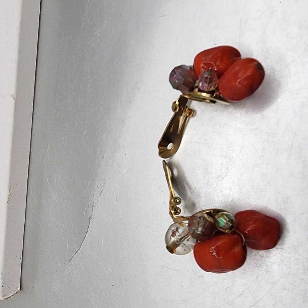 Vintage Hattie Carnegie Coral  Glass Clip-on Earr… - image 4