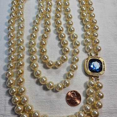 VINTAGE "SAL" DOUBLE STRAND FAUX PEARL INFINITY N… - image 1