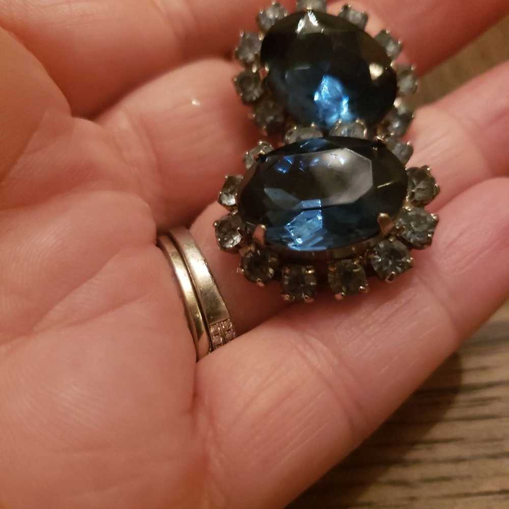 Stunning Vintage Large Rhinestone Deep Blue Clip … - image 3