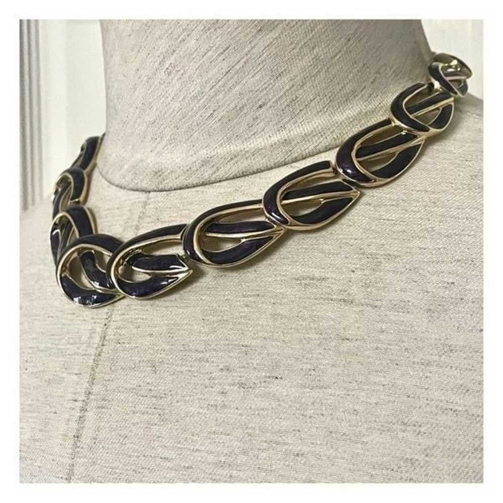 Vintage Trifari gold tone and purple necklace - image 2