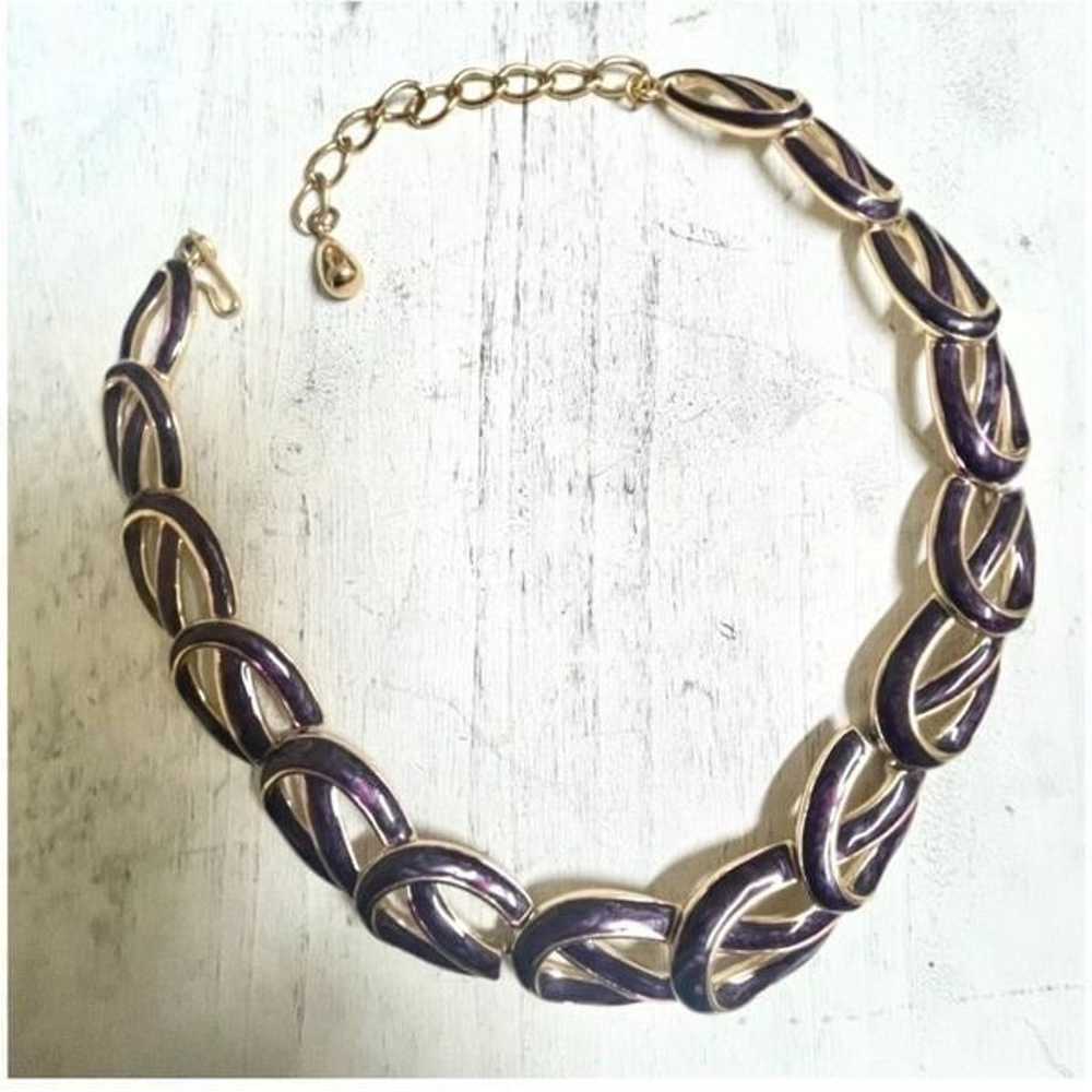 Vintage Trifari gold tone and purple necklace - image 3