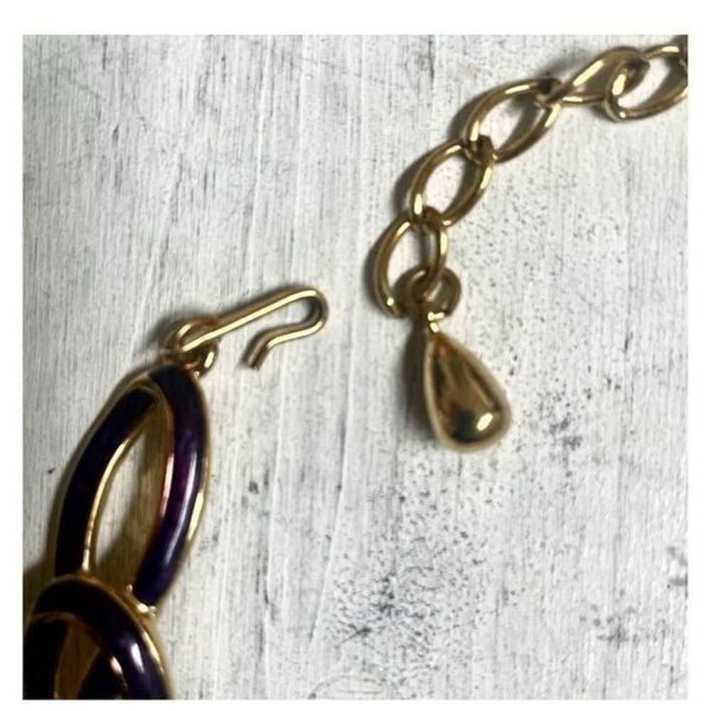 Vintage Trifari gold tone and purple necklace - image 4