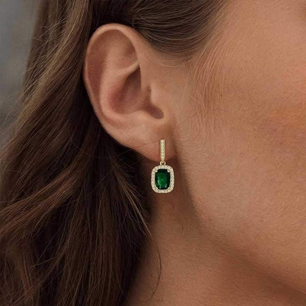 Emerald green gold earrings - image 6