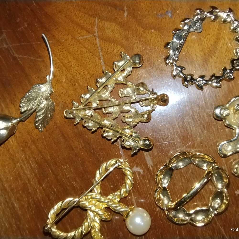 Gold colored pins lot of 6 - image 2