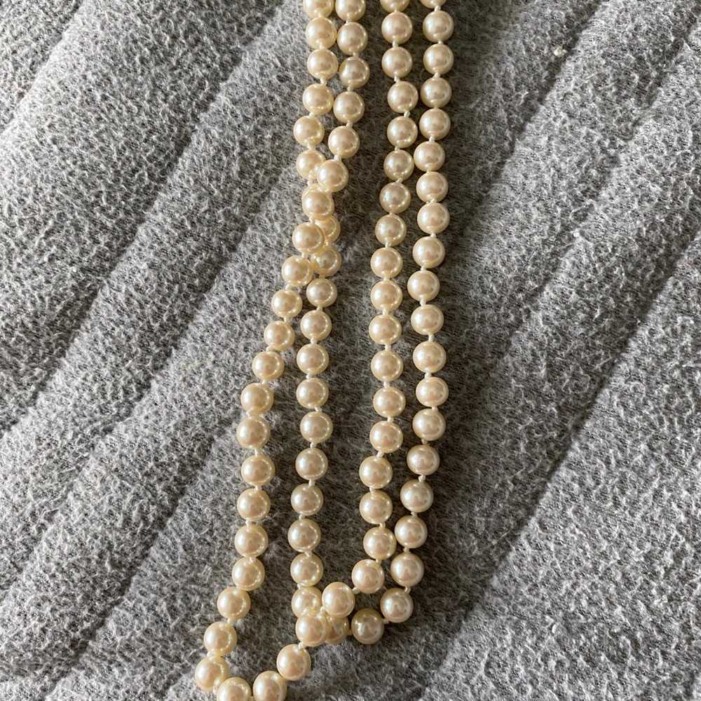 Pearl necklace, earrings, & brooch - image 4