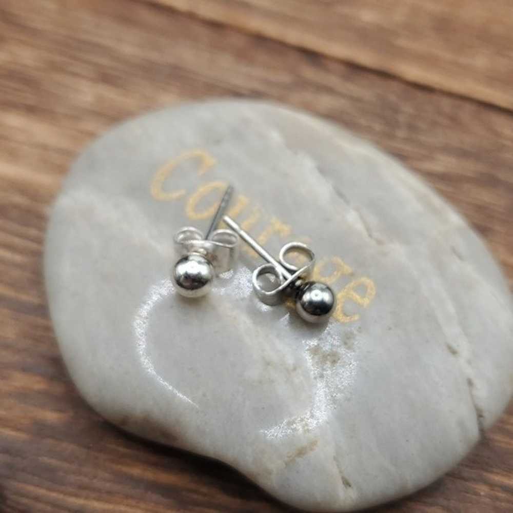 E311 silver tone bulb earrings nwt - image 2