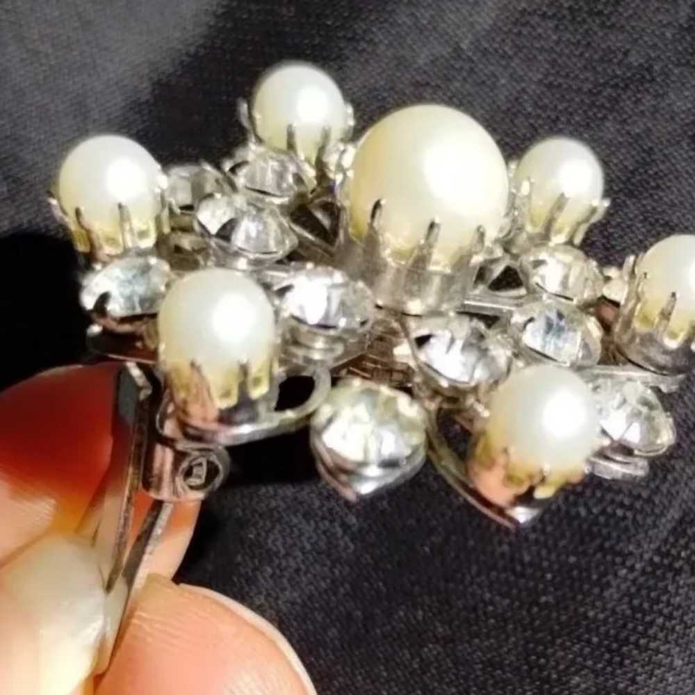 Vintage 50s  SNOWFLAKE pearl rhinestone cluster s… - image 5