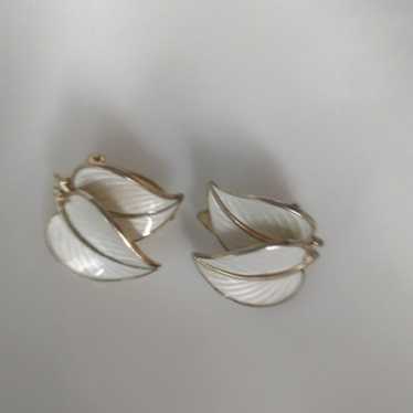 Hans Myrhie clip on double leaf earrings - image 1