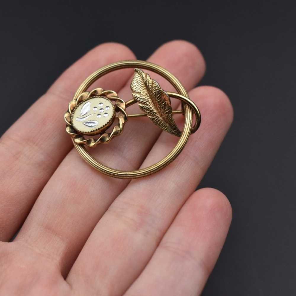 Gold floral brooch 60s vintage, simple elegant fl… - image 2