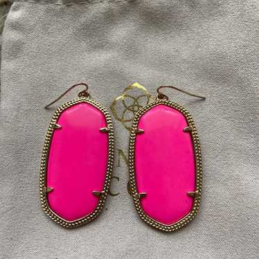 Kendra orders Scott Danielle Neon Pink