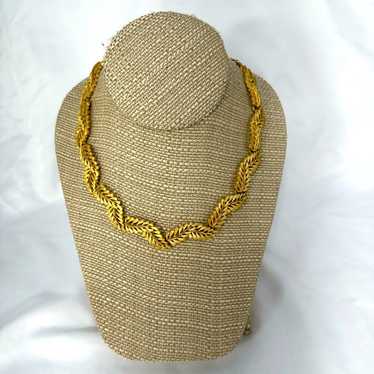 VTG Rare Crown Trifari necklace