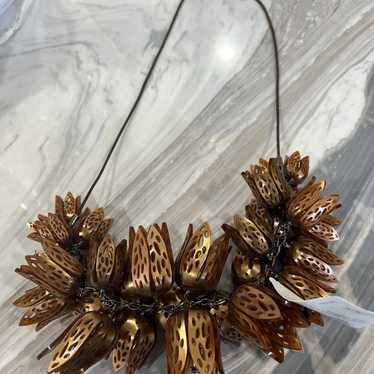 Burberry Resin Flower Necklace