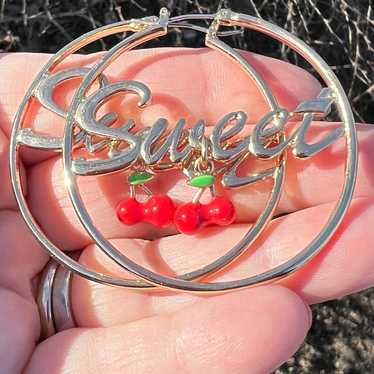 VINTAGE 1980’S SWEET CHERRY ON TOP OVERSIZED HOOP… - image 1