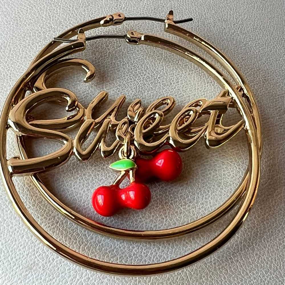 VINTAGE 1980’S SWEET CHERRY ON TOP OVERSIZED HOOP… - image 4