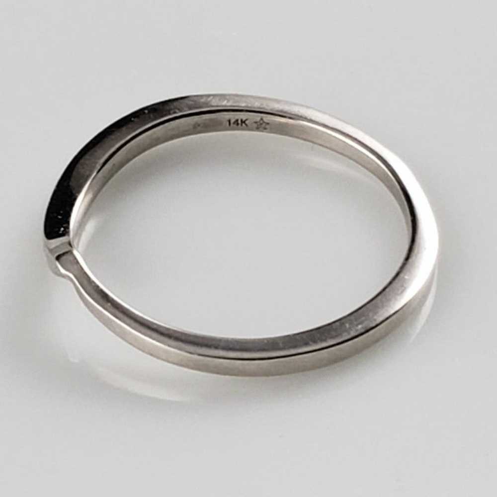 14KT White Gold Modernist Band - image 2