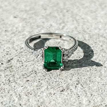 14k white gold- emerald (lab made) ring - image 1