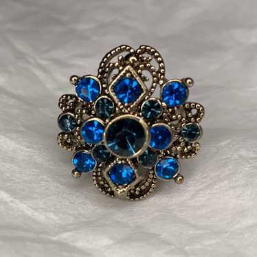 Vintage Blue Rhinestone Costume Ring Filigree Roy… - image 1