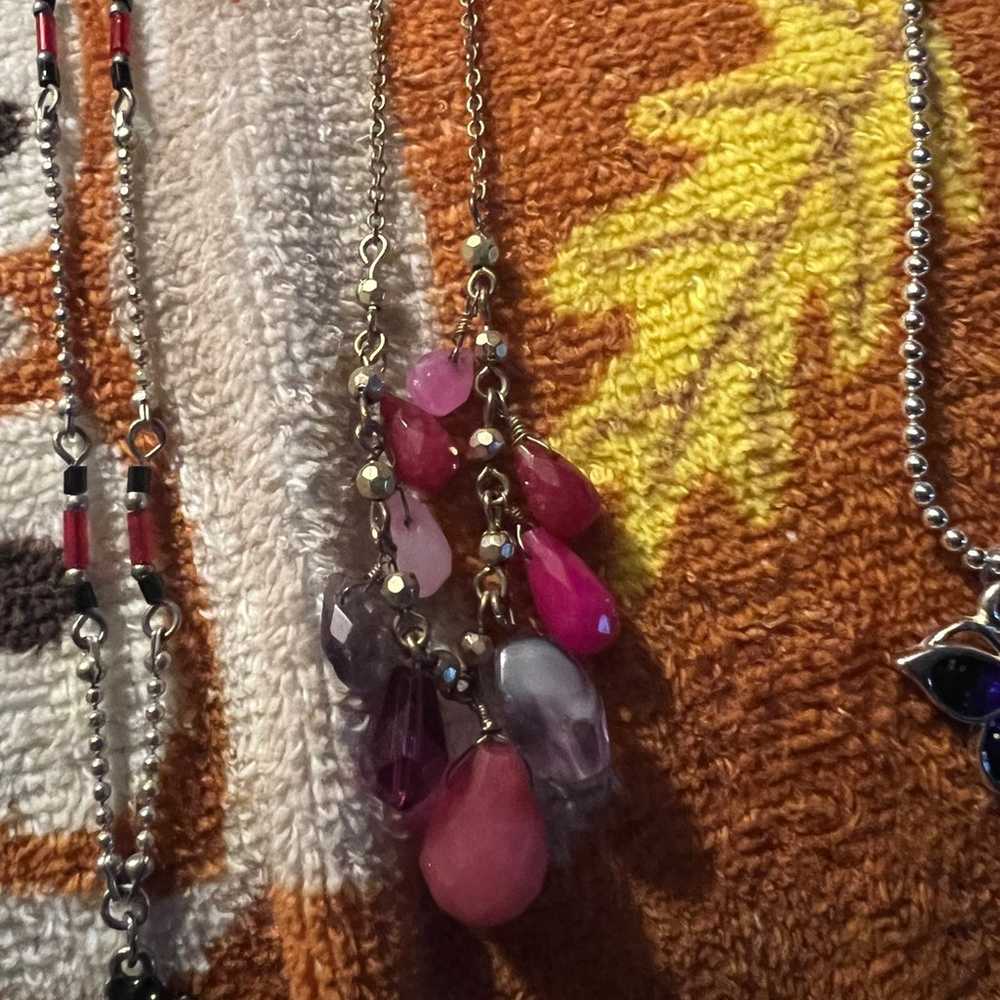 Random pink stones necklace - image 1