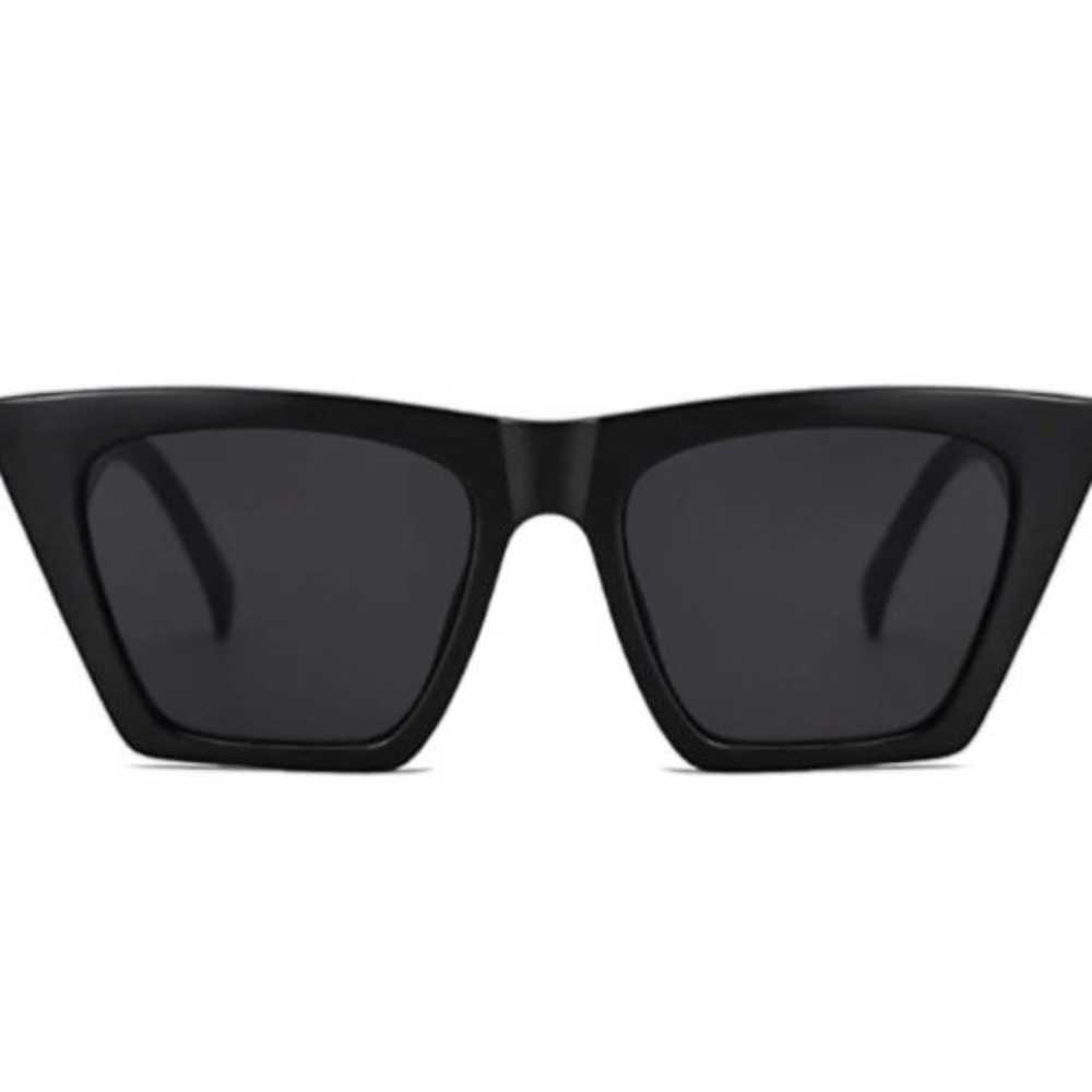 SOJOS VINTAGE CATEYE POLARIZED OVERSIZED GLASSES - image 3