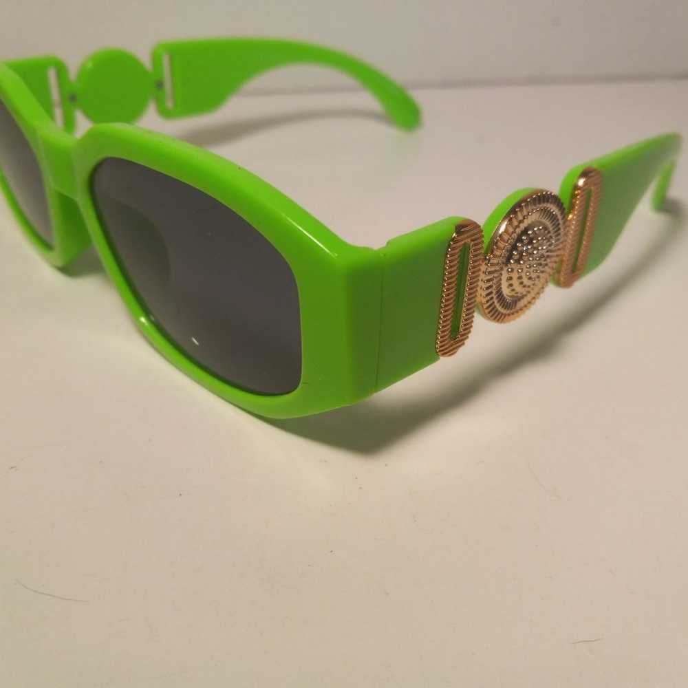 Biggie Vintage Retro Style Sunglasses - image 3