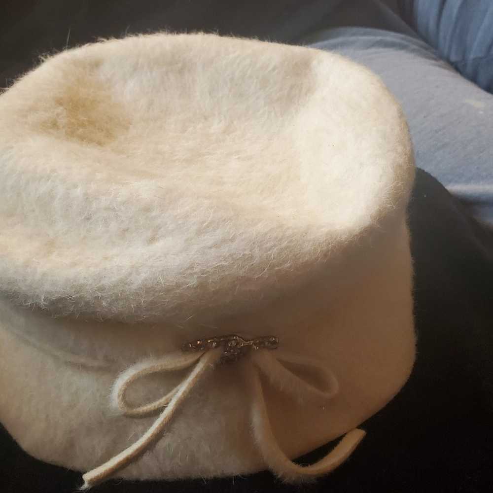 EUC Vintage 50's Bunny 100% Fur Cream Pillbox Hat… - image 1