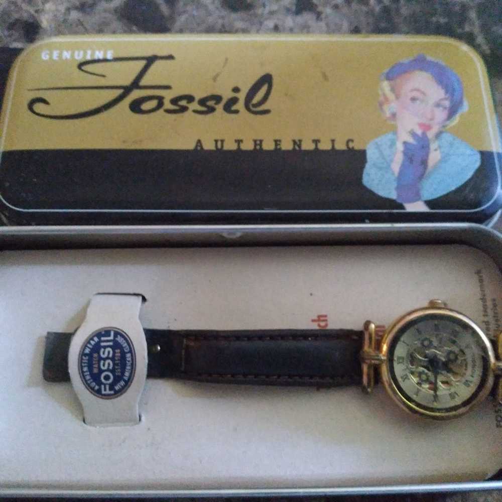 1964 vintage Fossil watch for women - image 2