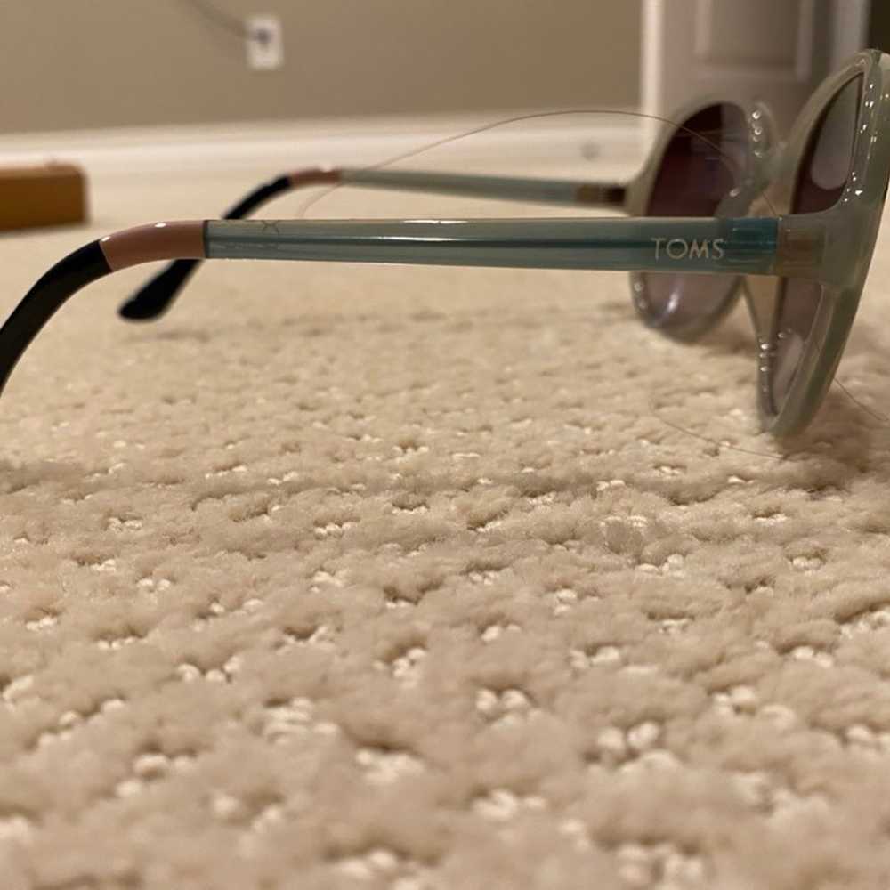 Vintage TOMS sunglasses, light grey - image 2