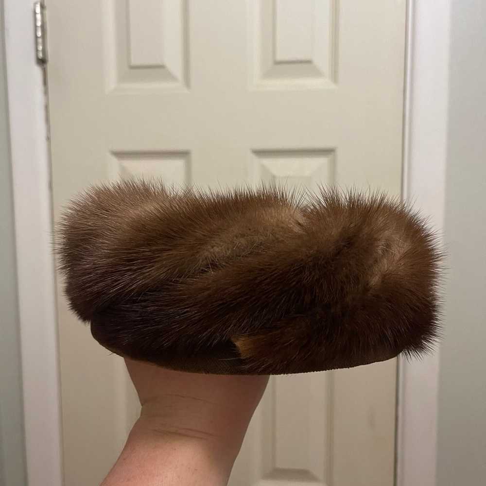 Vintage Darcel Exclusive Mink Fur Pillbox Hat - image 2