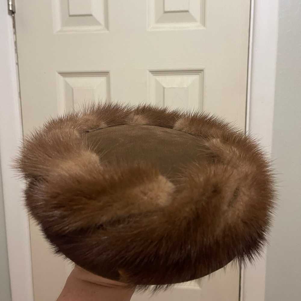 Vintage Darcel Exclusive Mink Fur Pillbox Hat - image 3