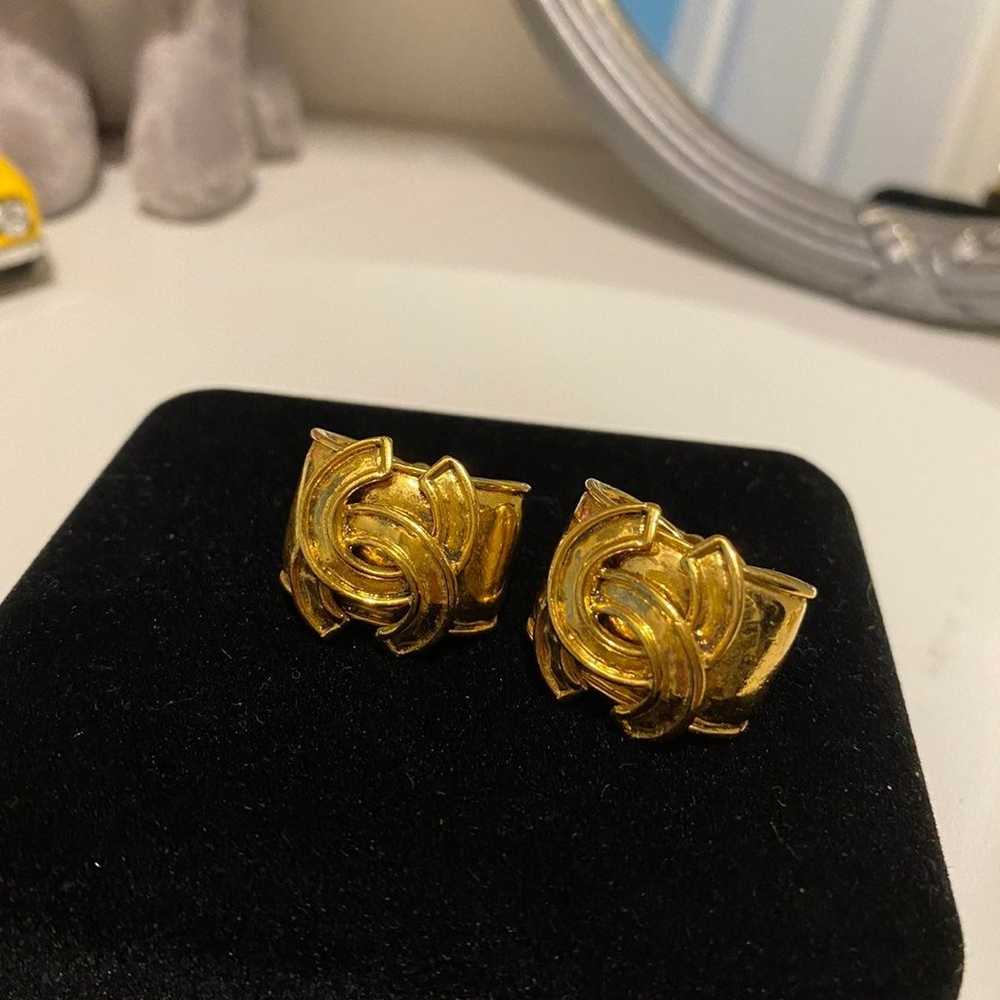 Chanel Vintage Clip CC logo earings - image 1