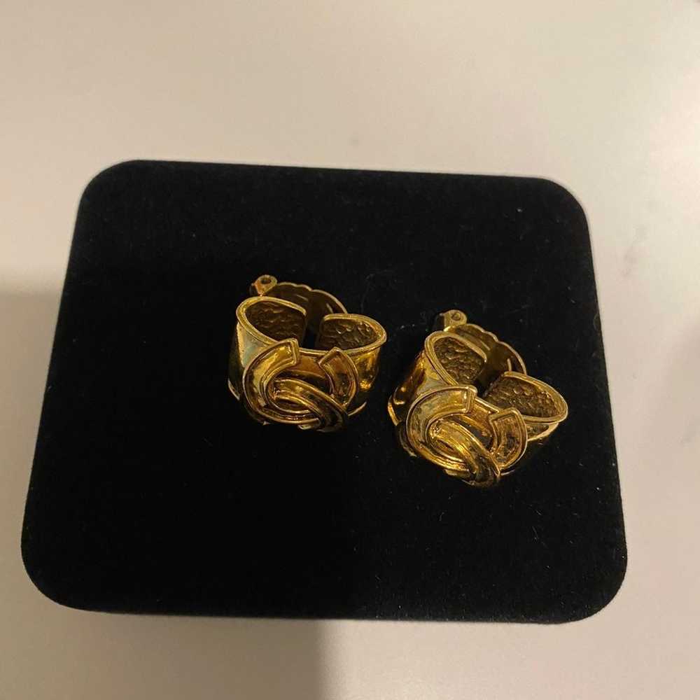 Chanel Vintage Clip CC logo earings - image 2