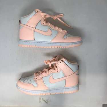 Nike Wmns Dunk High Crimson Tint - image 1