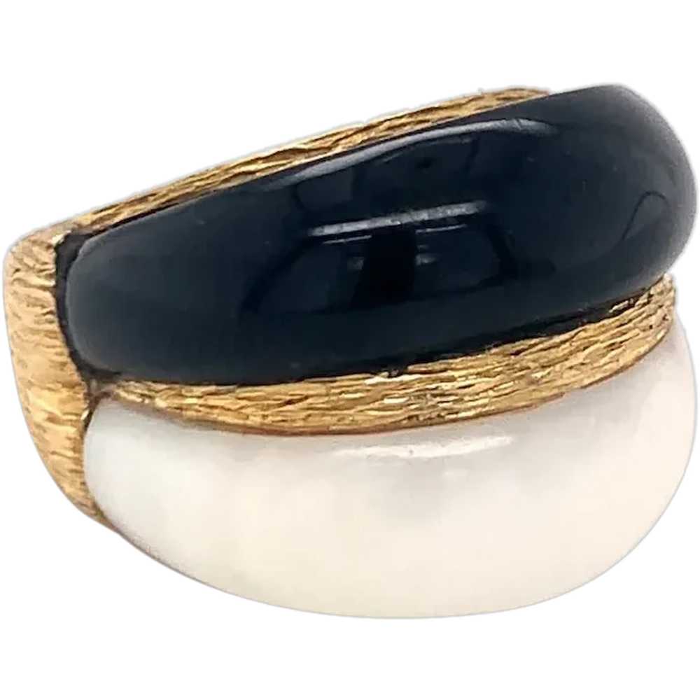 White Coral and Black Onyx Bombe 18K Yellow Gold … - image 1